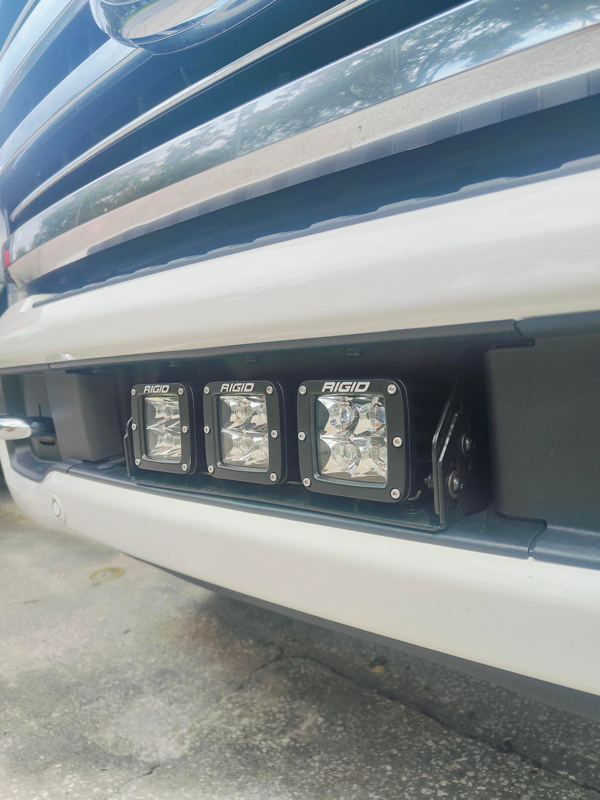2020-2026 FORD SUPER DUTY FRONT CONVERTIBLE BRACKET: 3 INCH RIGID D-SERIES CUBES