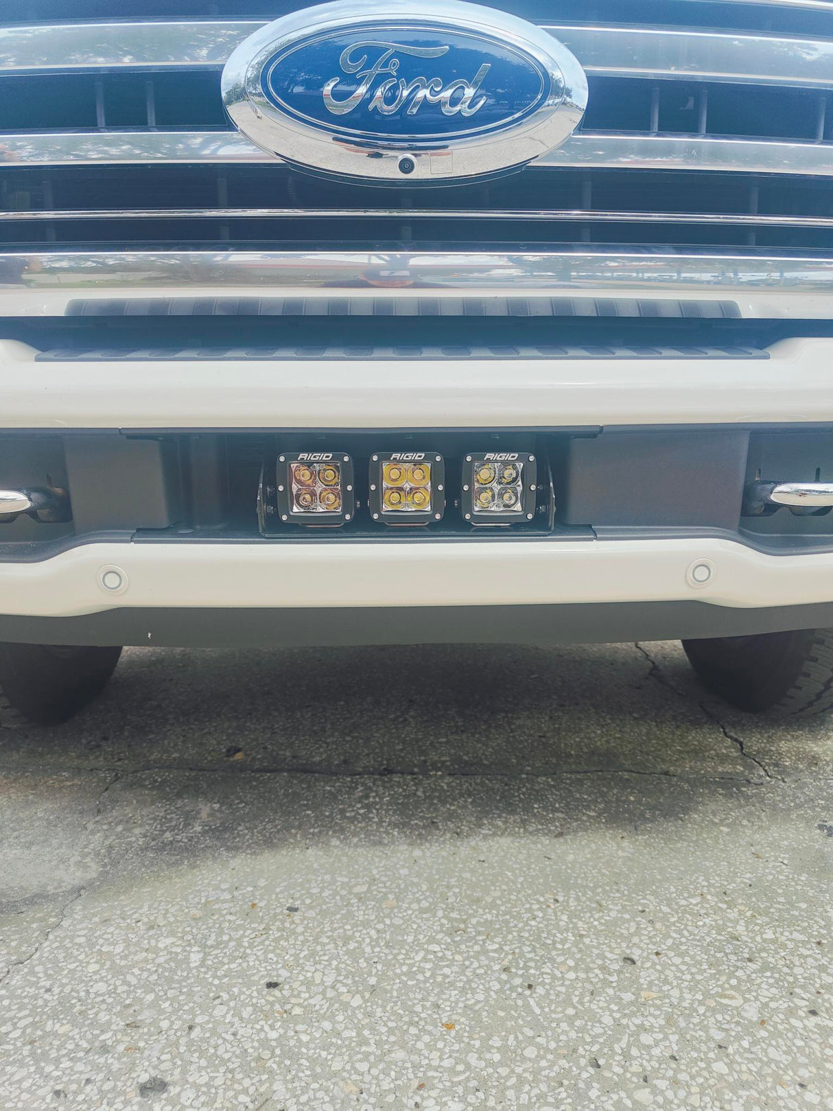2020-2026 FORD SUPER DUTY FRONT CONVERTIBLE BRACKET: 3 INCH RIGID D-SERIES CUBES
