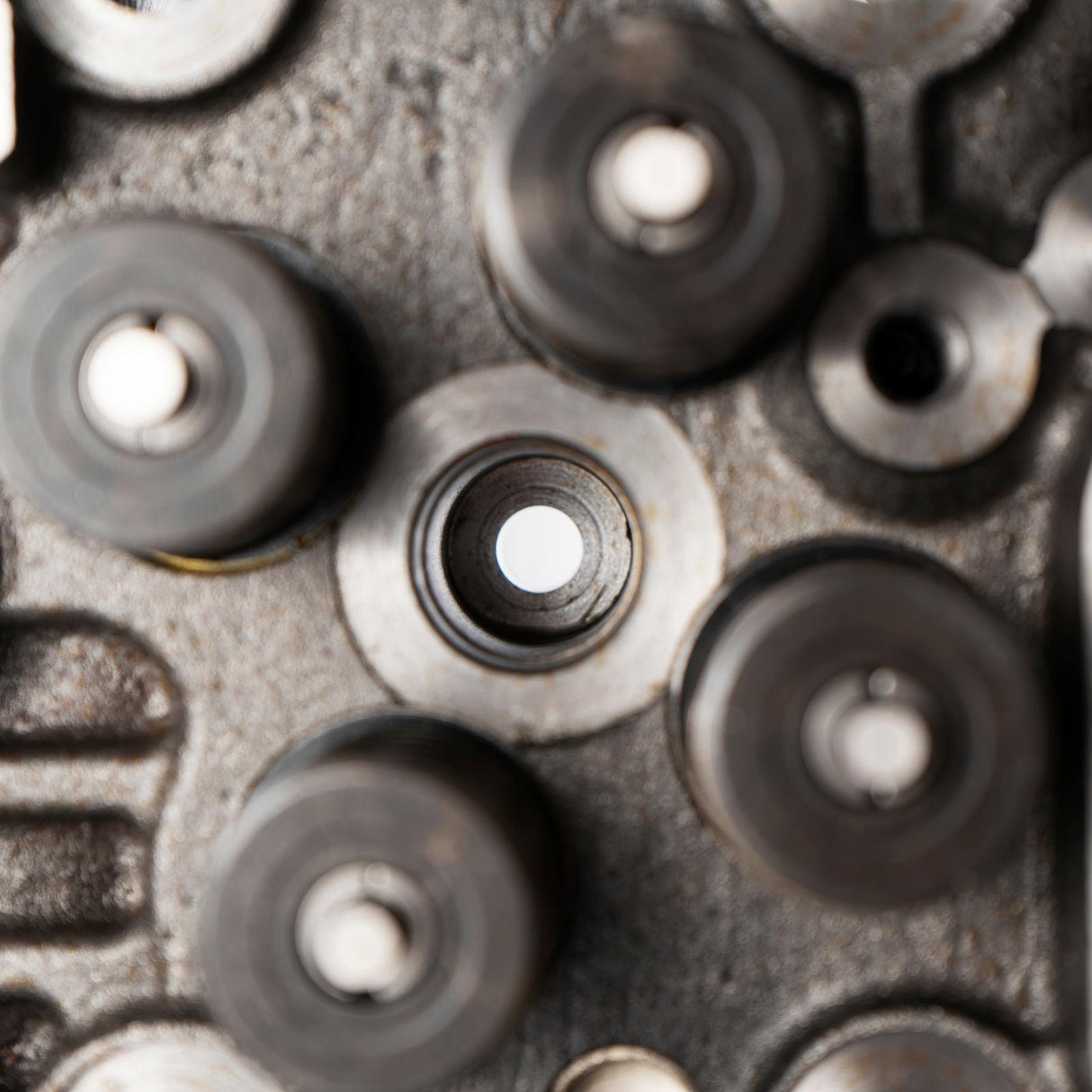 2001-2004 Duramax Cylinder Head (One) Cast Iron (110100111)
