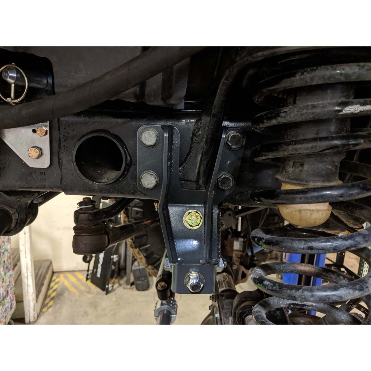 2018 Jeep Front Track Bar w/ Sector Shaft Brace (8869-01)-Track Bar Bracket-Synergy MFG-Dirty Diesel Customs