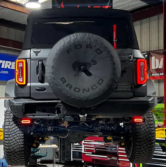 2020-2023 Ford Bronco Slim HALO Bar Kit: Red
