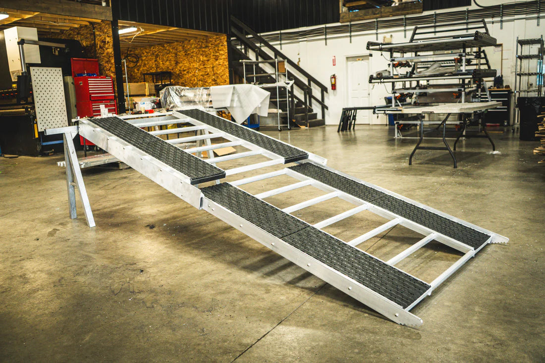Universal 11' Aluminum Telescoping Sled Deck Ramps (5LV2RMP4SN/5LV3RMPWGD)
